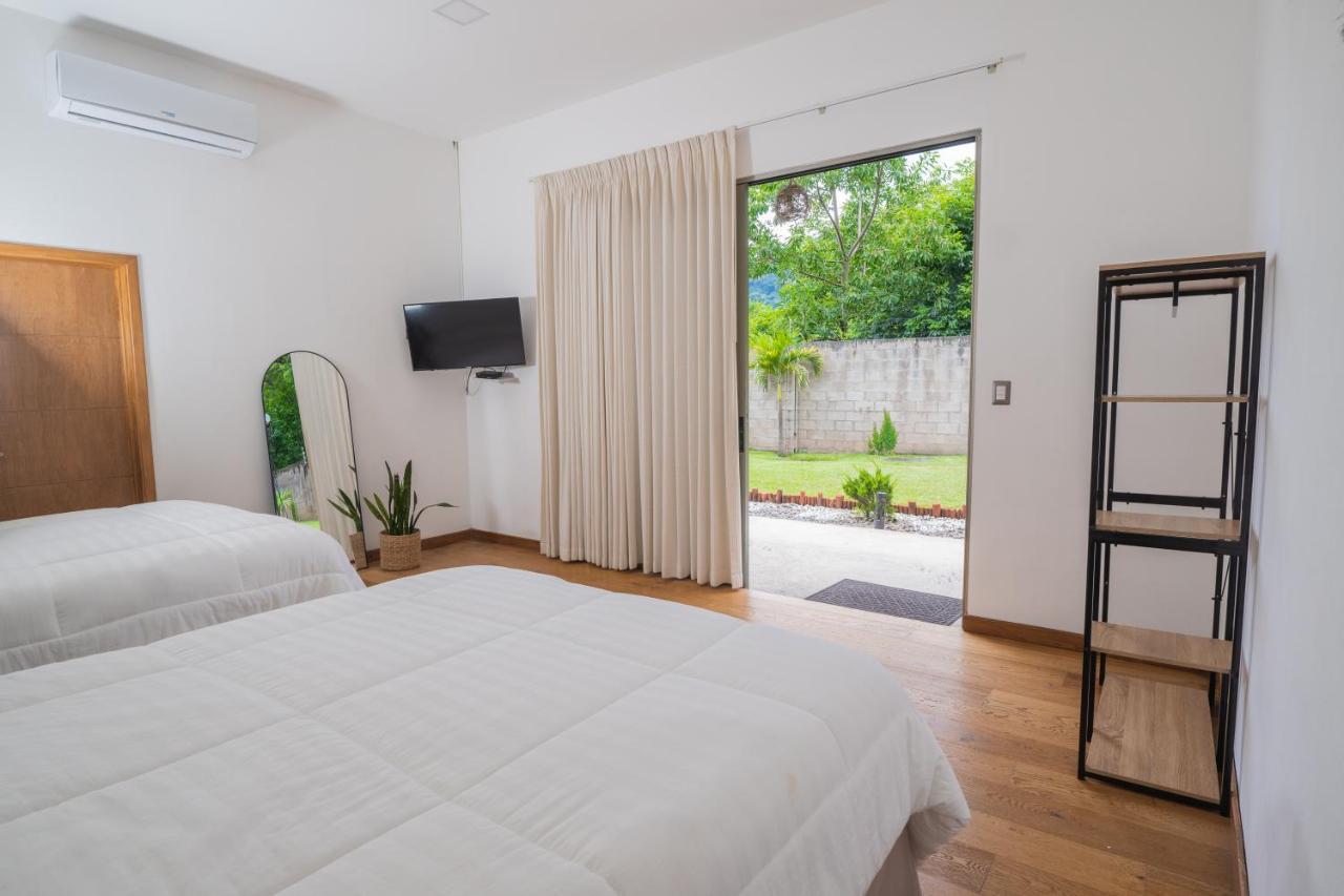 Equinoccio Hotel Santa Ana Extérieur photo
